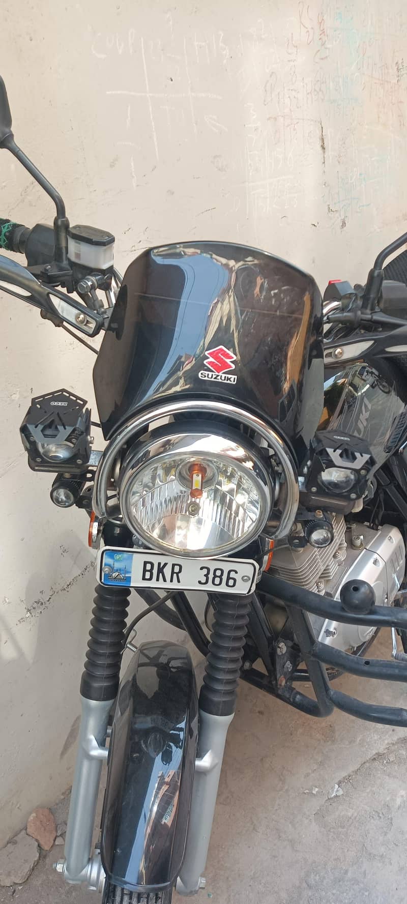 Suzuki GS150 5