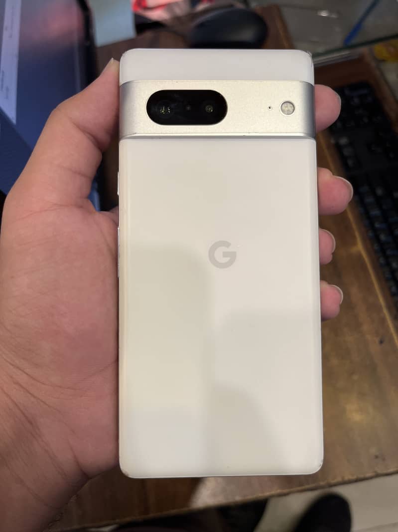 Google Pixel 7 4