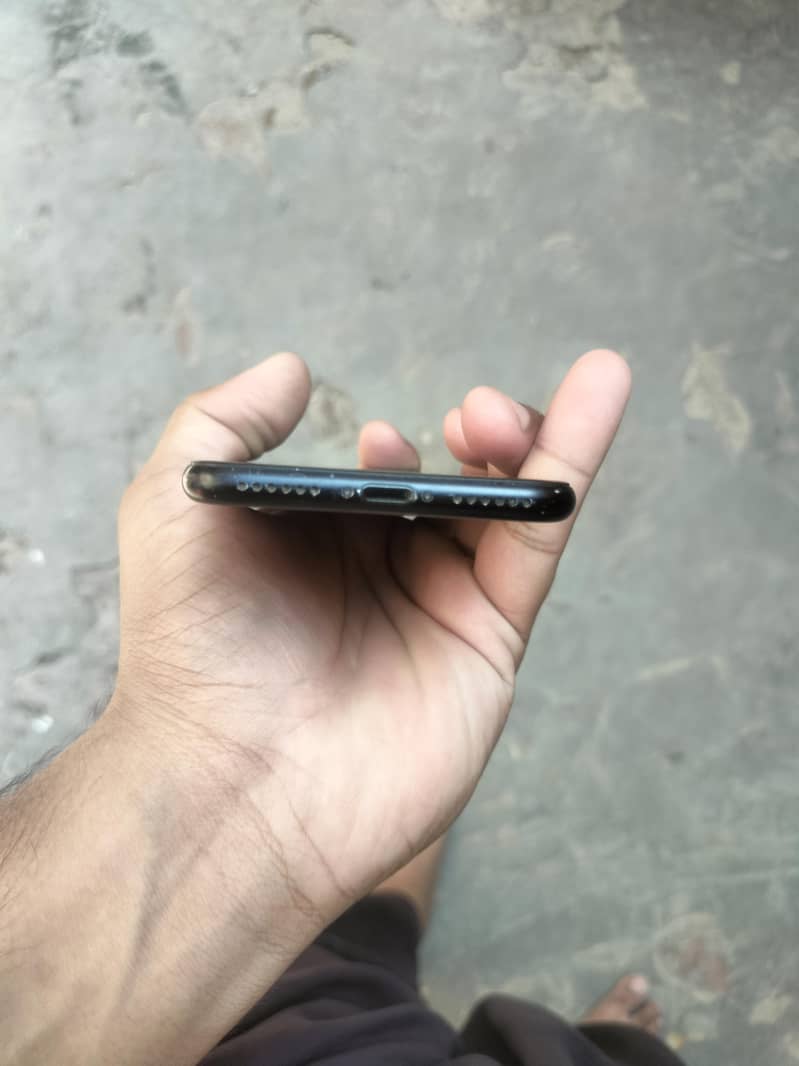 Apple iPhone 7 128Gb 4
