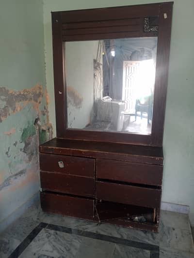Dressing table & 2 side tables