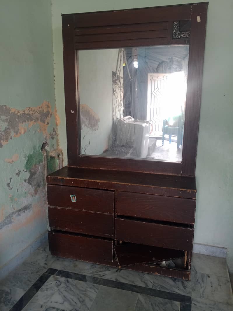Dressing table & 2 side tables 0