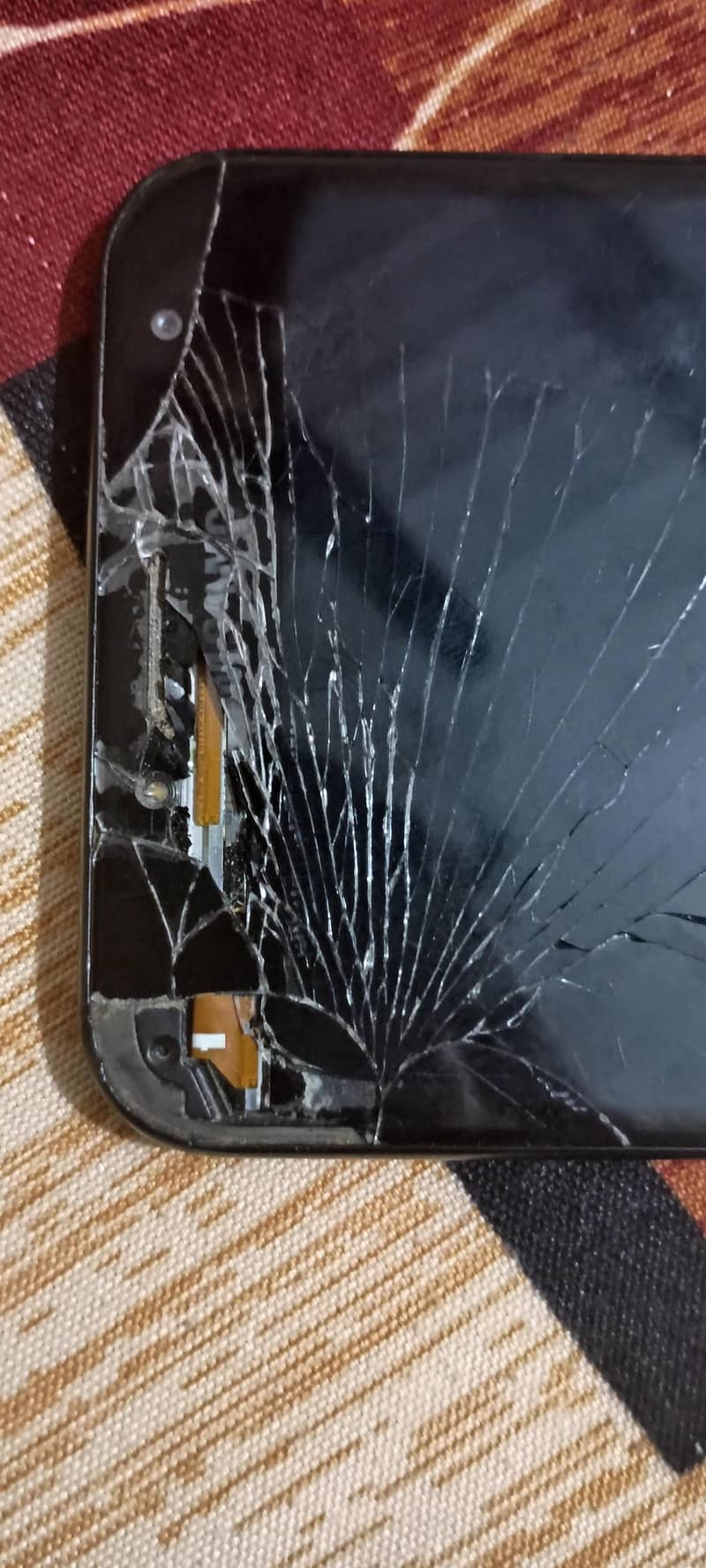 Samsung Mobile J4 1