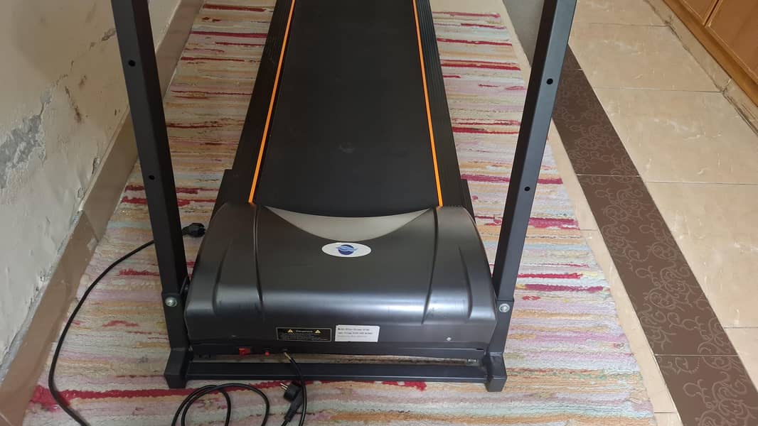 treadmill in excellent condition 2