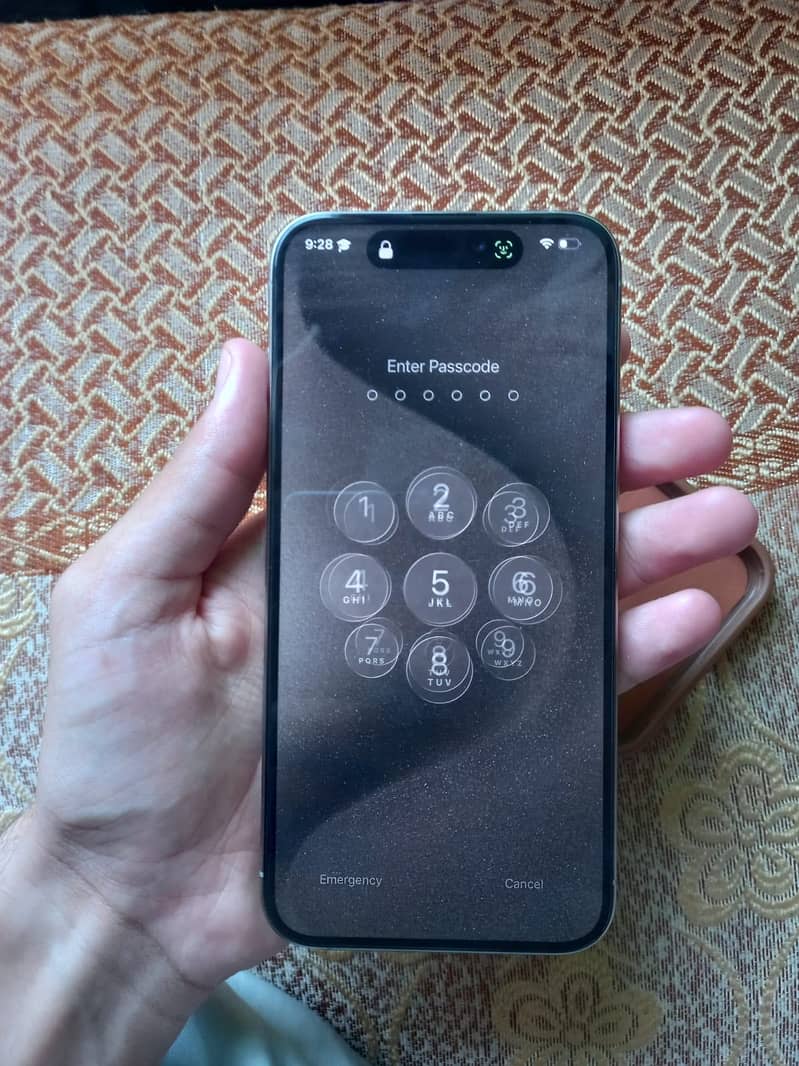 Apple iPhone 15 Pro Max 4