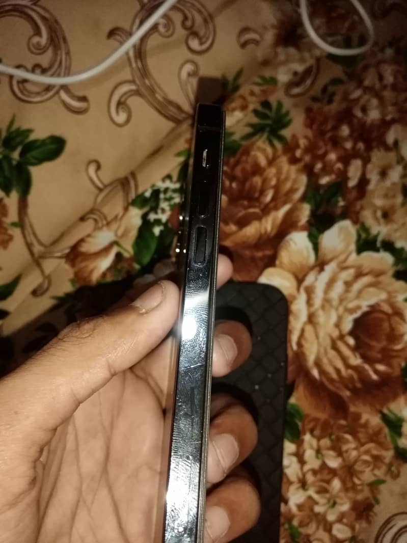 Apple iPhone 12 Pro 1