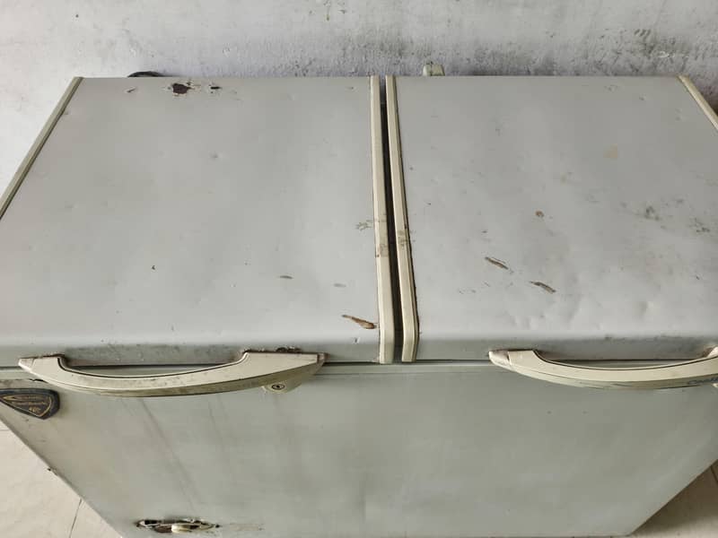 waves deep freezer 1