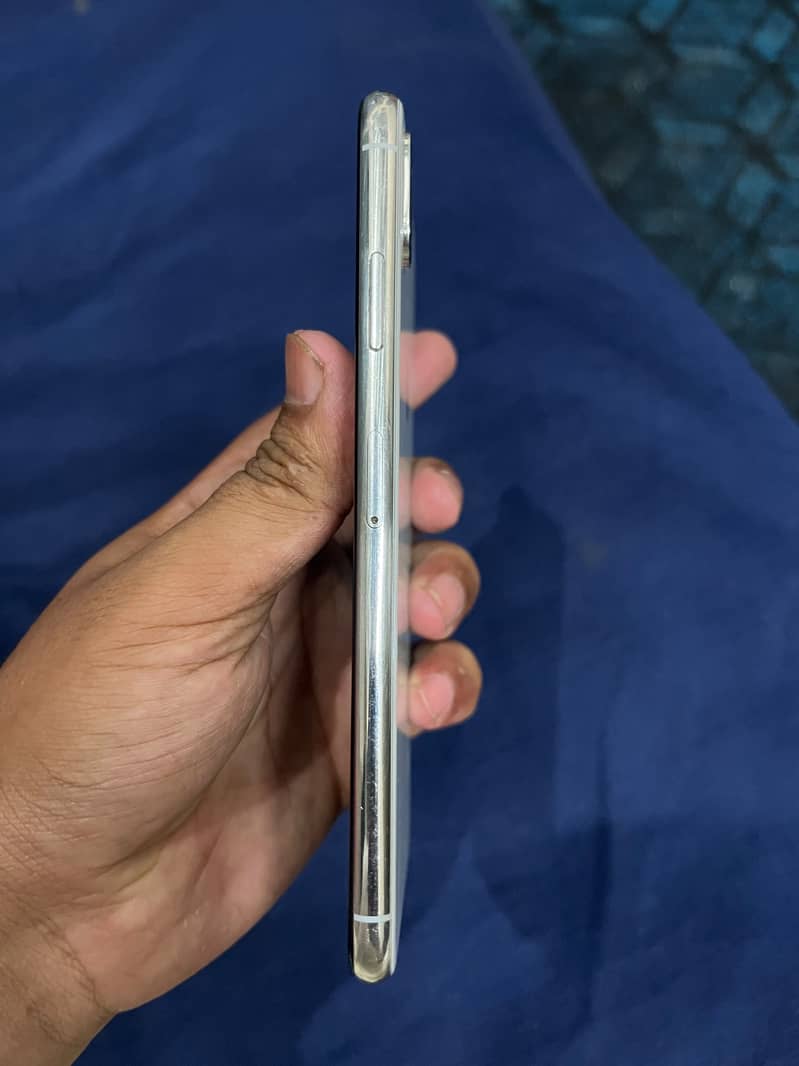 Apple iPhone XS Max 2