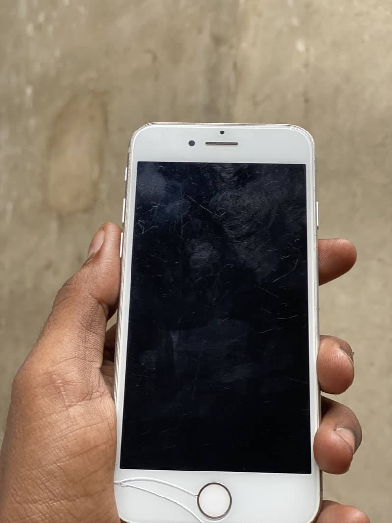 Apple iPhone 7 1