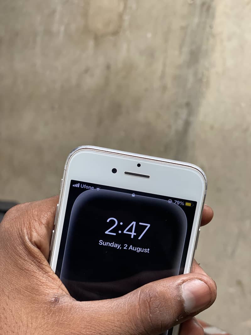 Apple iPhone 7 3