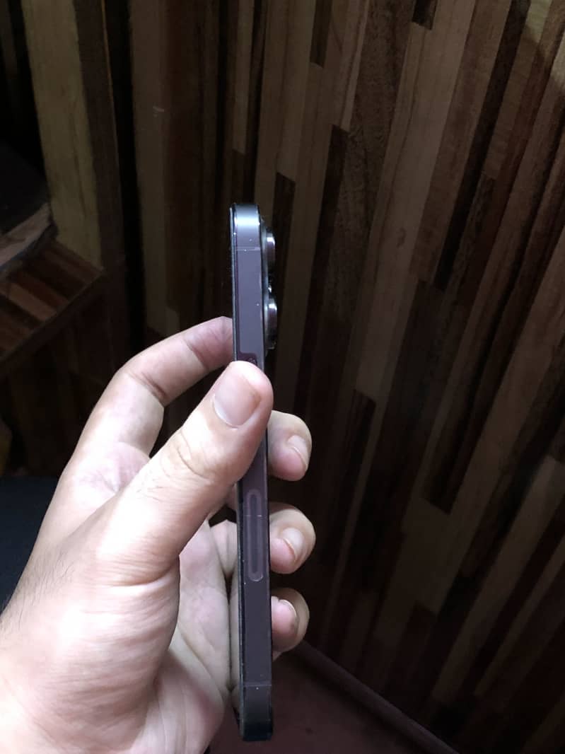 Apple iPhone 14 Pro 1