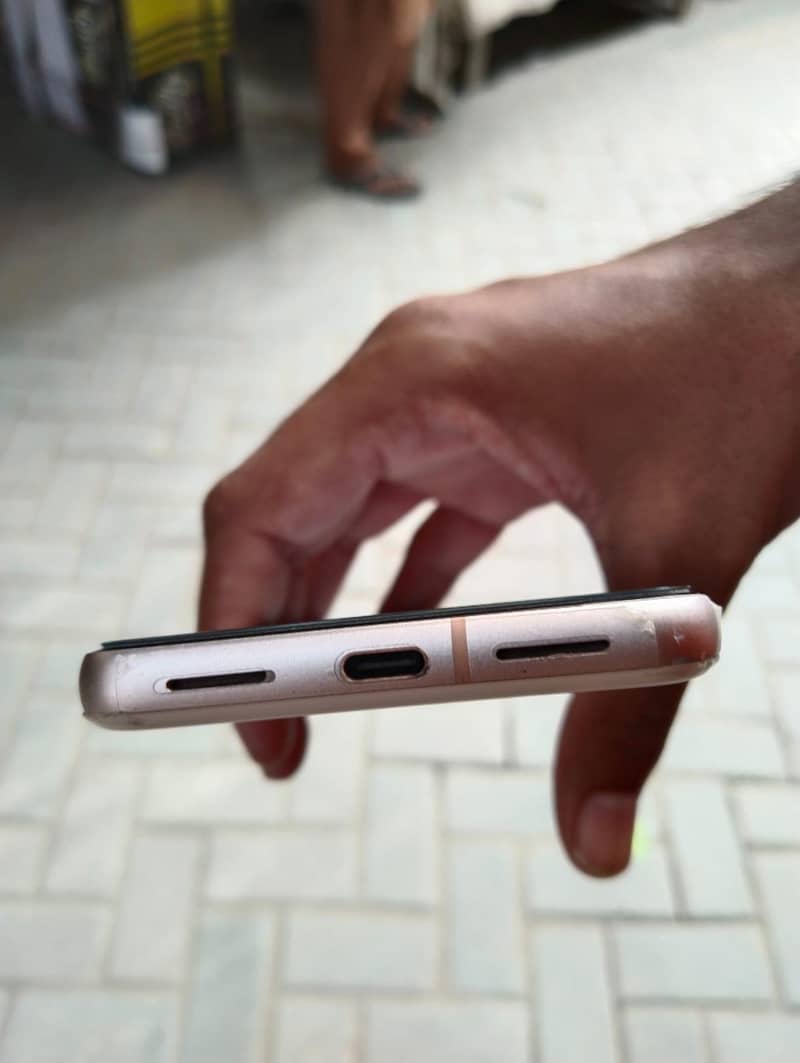 Google Pixel 8 5