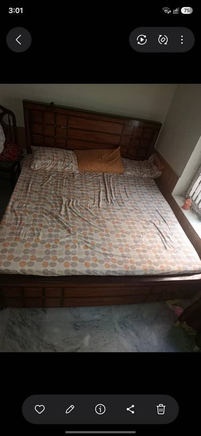 Good condition 6x6" double bed