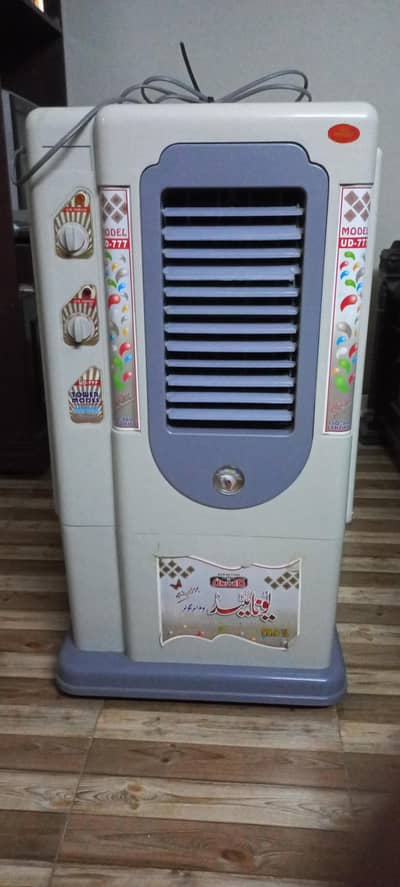 United room air cooler for urgent sale.