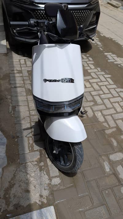 Hi Speed RM-i700 (EVI 700) Electric Scooty – Excellent Condition