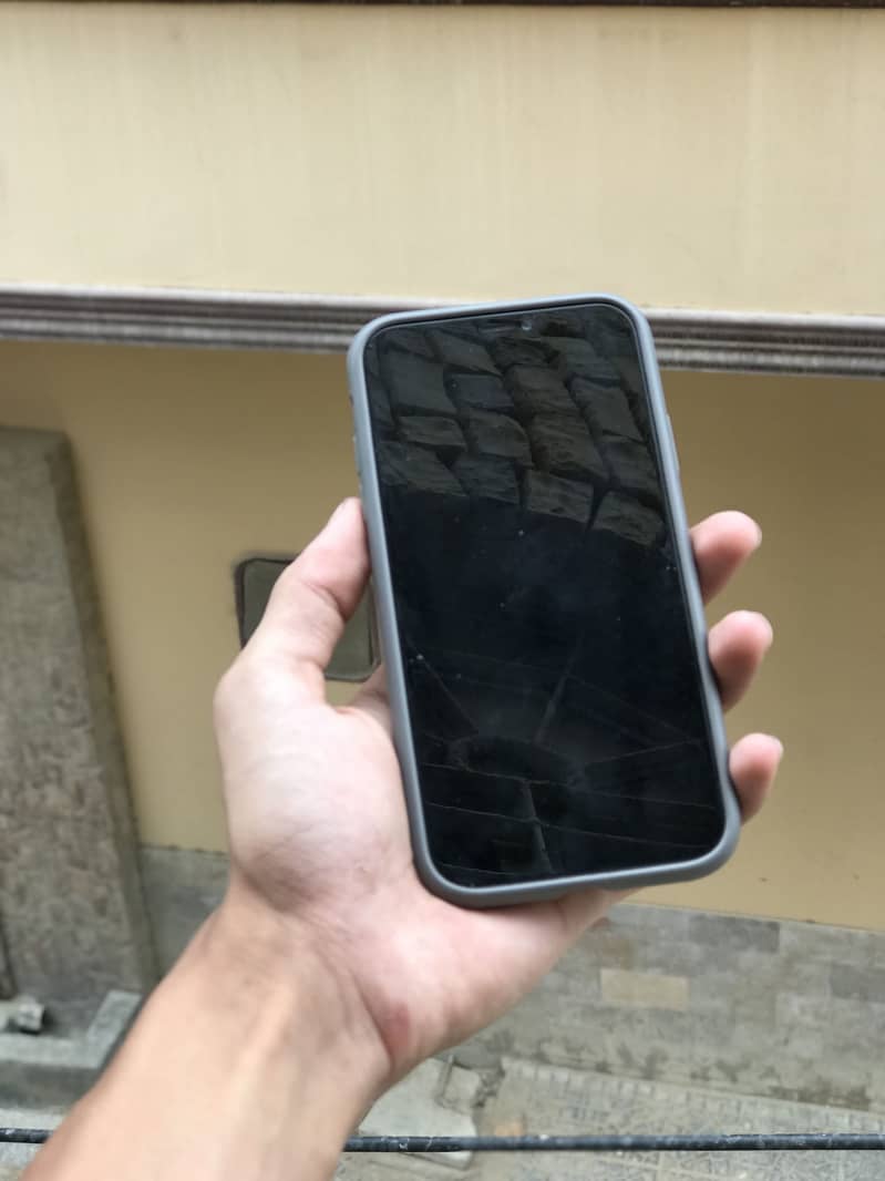 Apple iPhone XR 1