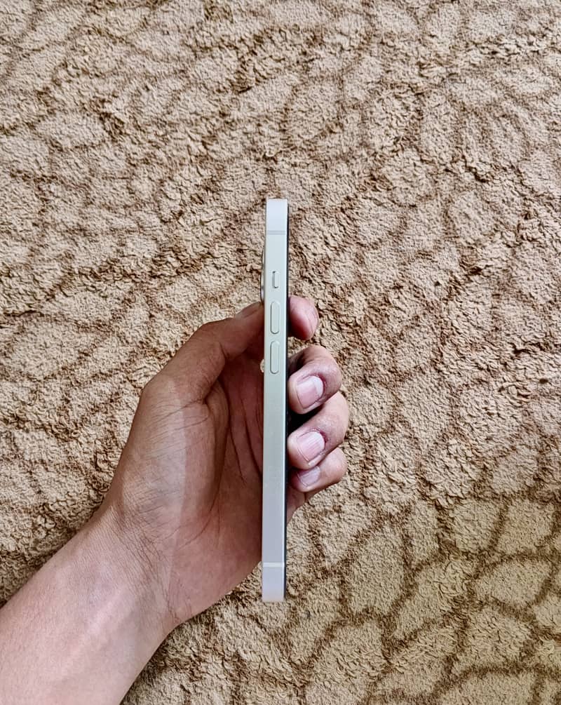 Apple iPhone 14 2