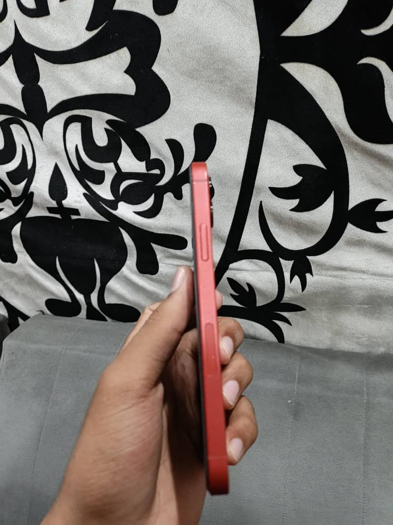 Apple iPhone 12 4