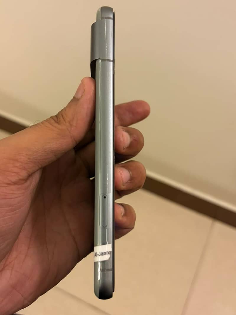 Google Pixel 8 5