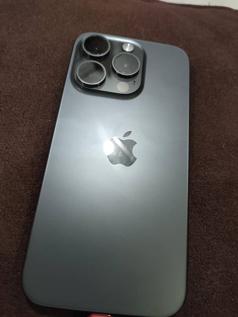 Apple iPhone 15 Pro 0