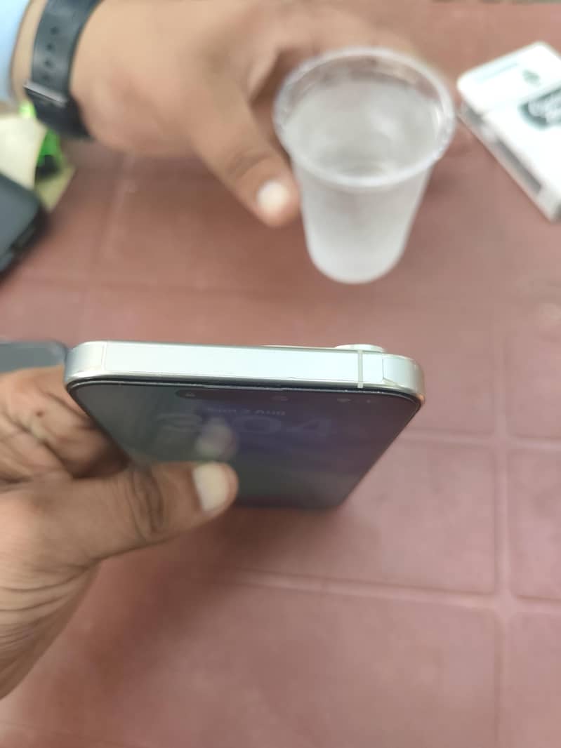 Apple iPhone 15 Pro Max 6