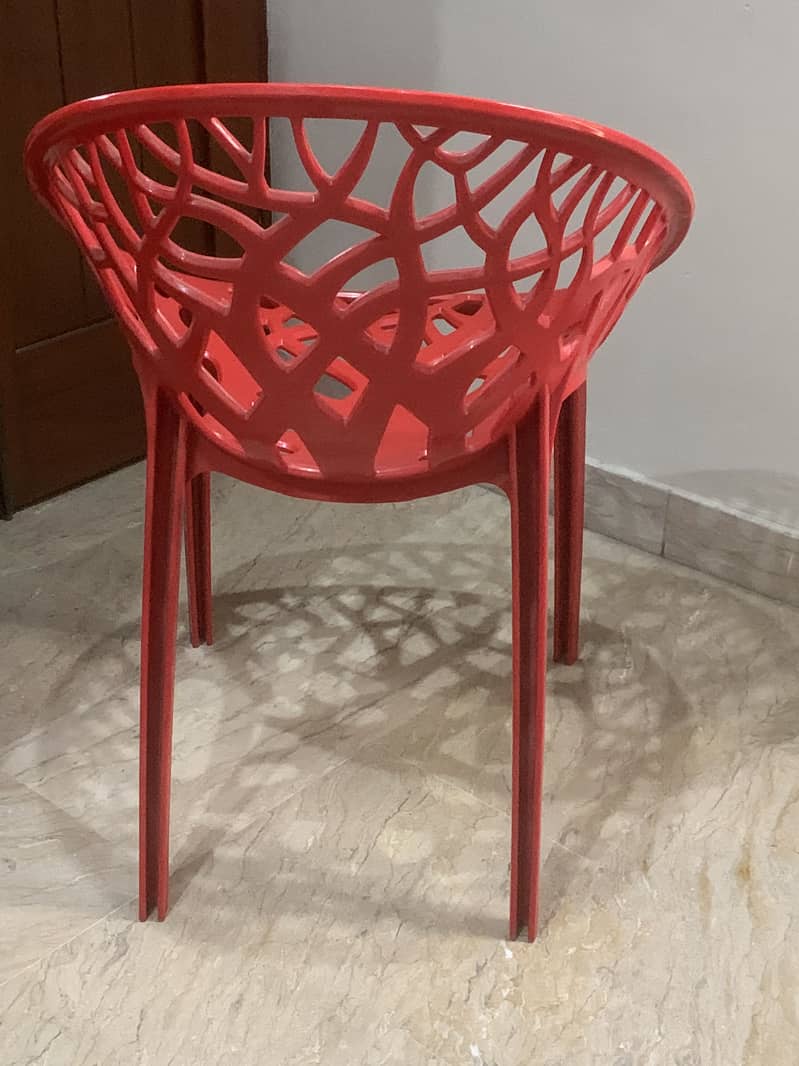 4 Chairs 3