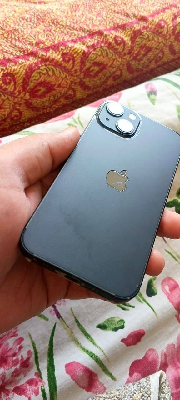 Apple iPhone 13 2