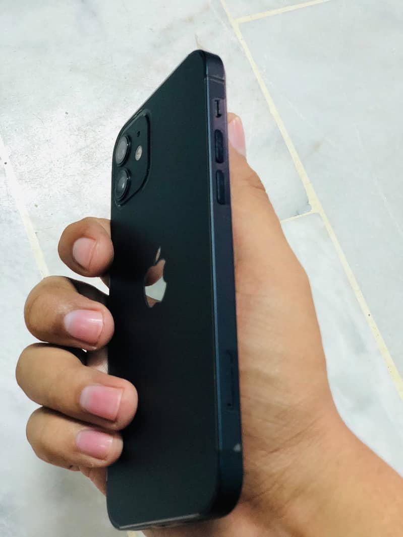 Apple iPhone 12 3