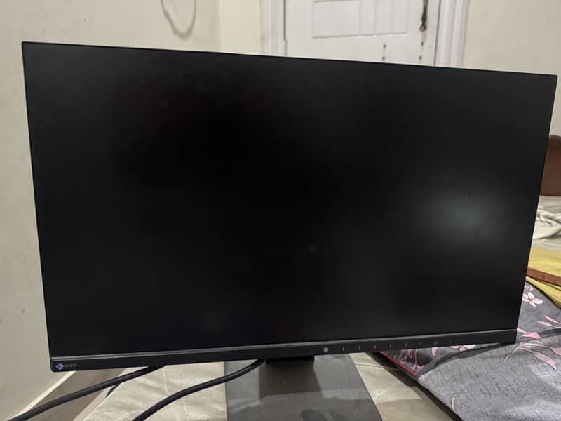 24 inch Borderless Display 1