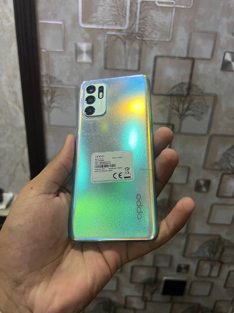 OPPO Reno6 0