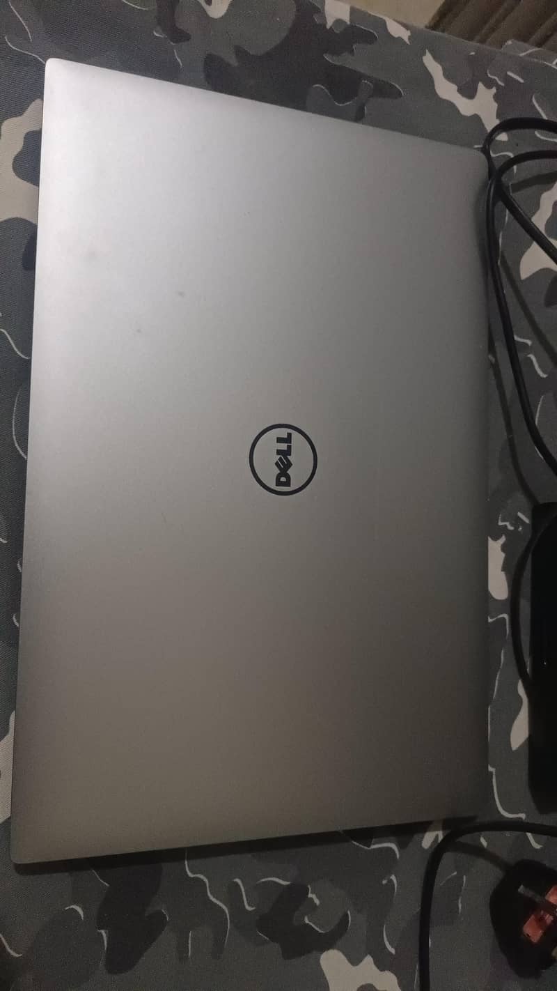 Dell precision 5520 3