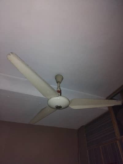 7 used ceiling fans are in good condition and working perfectly