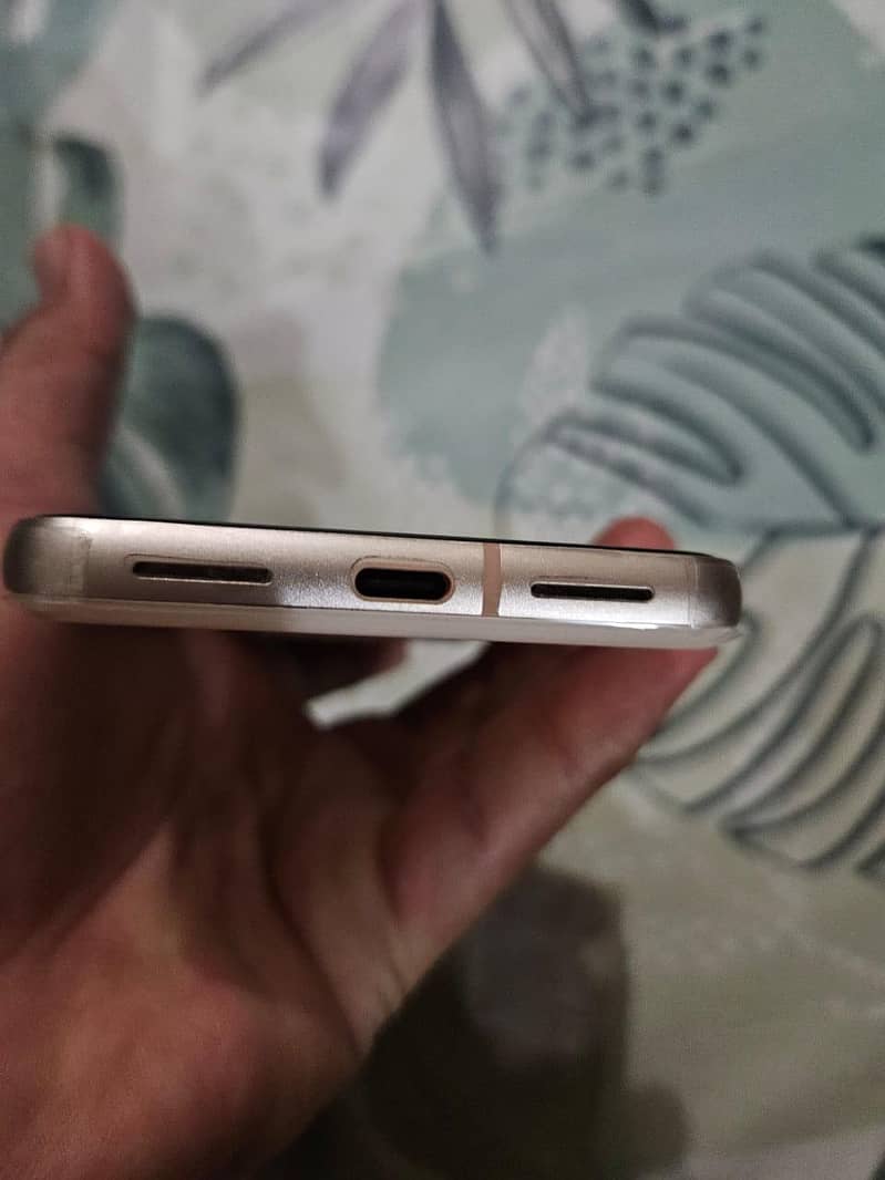 Google Pixel 8 2