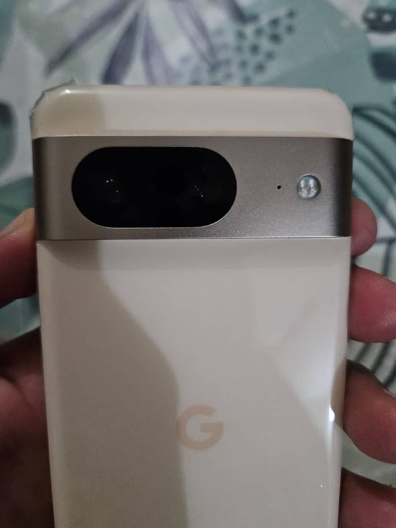 Google Pixel 8 4