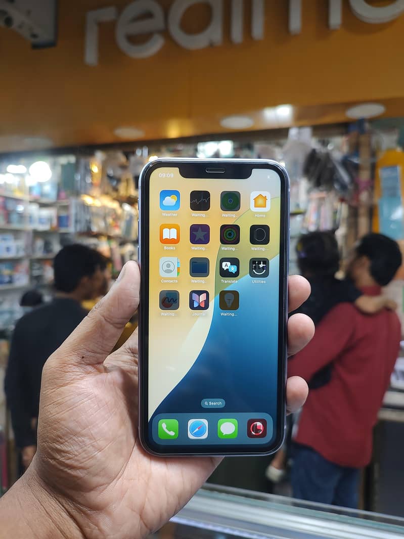 iPhone 11 4