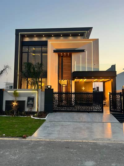 10 MARLA BRAND NEW HOUSE NEAR TO DOOLMEN MALL TOP LOCTION NEAR TO PARK NEAR AIRPORT