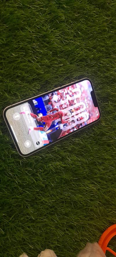 Iphone 13 White (Starlight) - like new condition