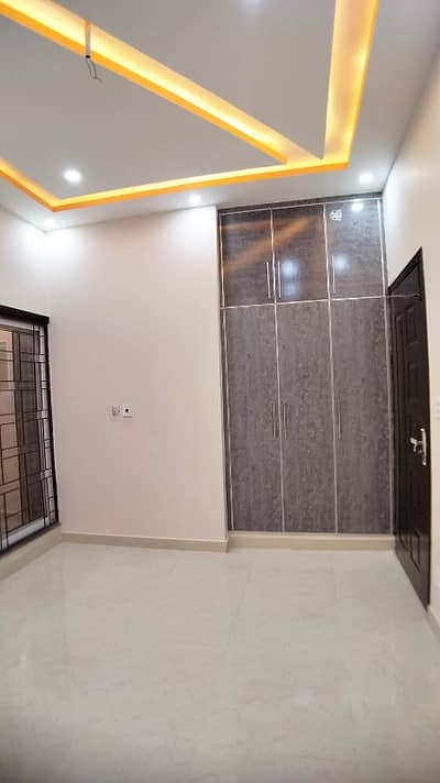 240 Yard Upper Portion 3 bed Rooms Drawing Dining Lounge Kitchen Beautiful Location Extremely Neat And Clean Reasonable Rent Details Contact