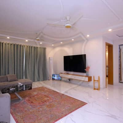 600 Yard Bungalow 5 Bed Rooms With Study Room 4 5 Car Parking Near National Stadium Karsaz Best For Multinational Companies