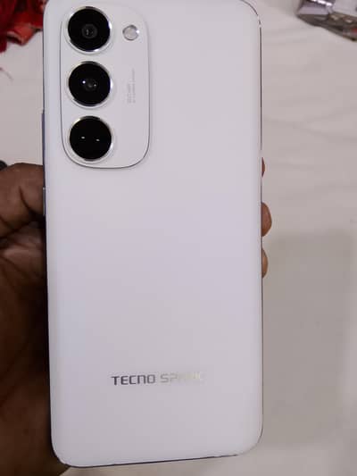Tecno Spark 40 pro plus