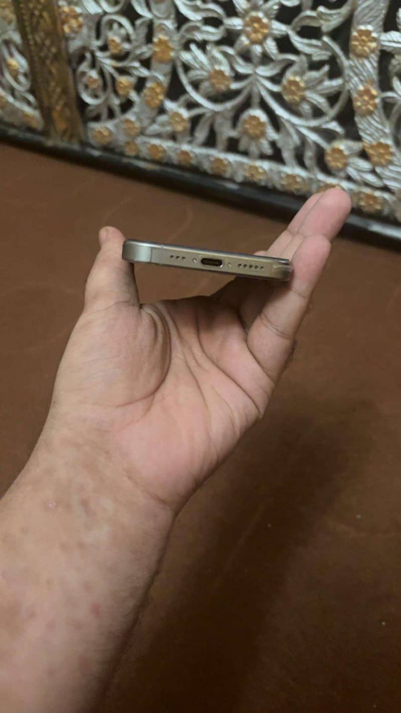 Apple iPhone 15 Pro 2