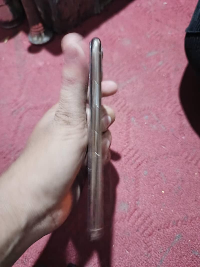 Apple iPhone 11 Pro Max 3
