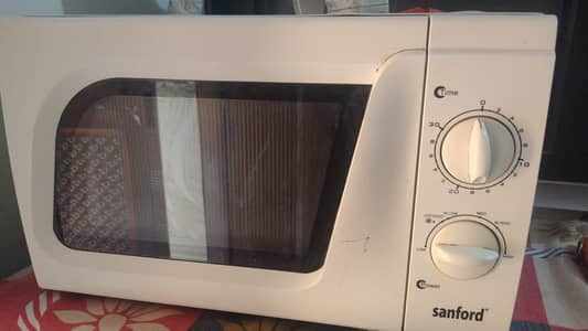 Sanford Microwave 17L