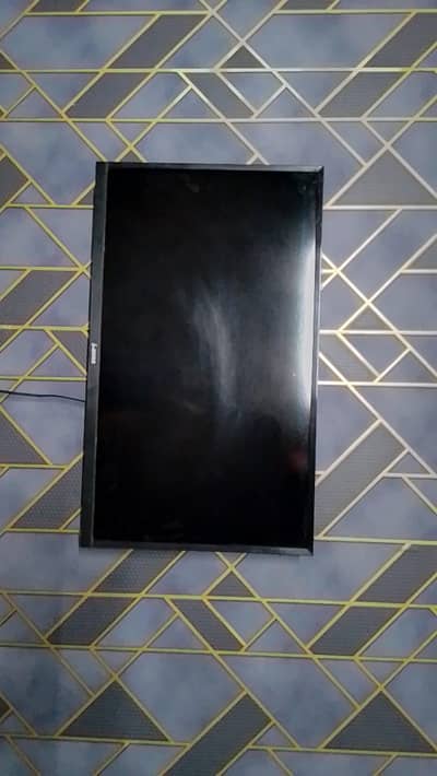 izone cable led tv for sale only serious buyer contact
