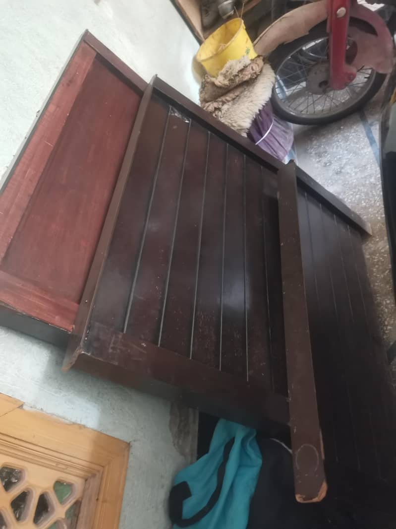 2 Single Beds 3