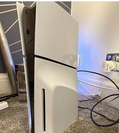Ps5 slim no box 10/10 condition uk model 03262956602 contact