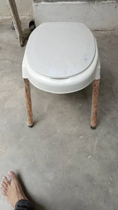 Commode Chair toilet chair just 1 time used