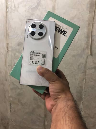 Tecno CAMON 30