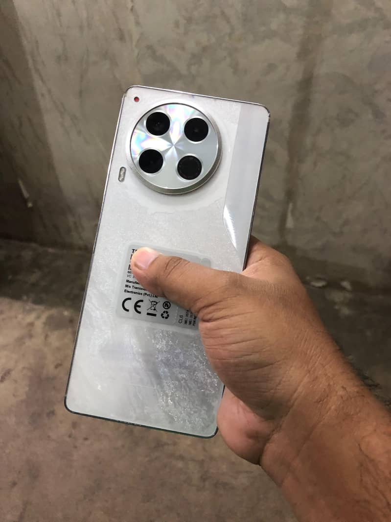 Tecno CAMON 30 1