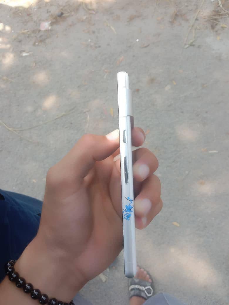 Google Pixel 7 4