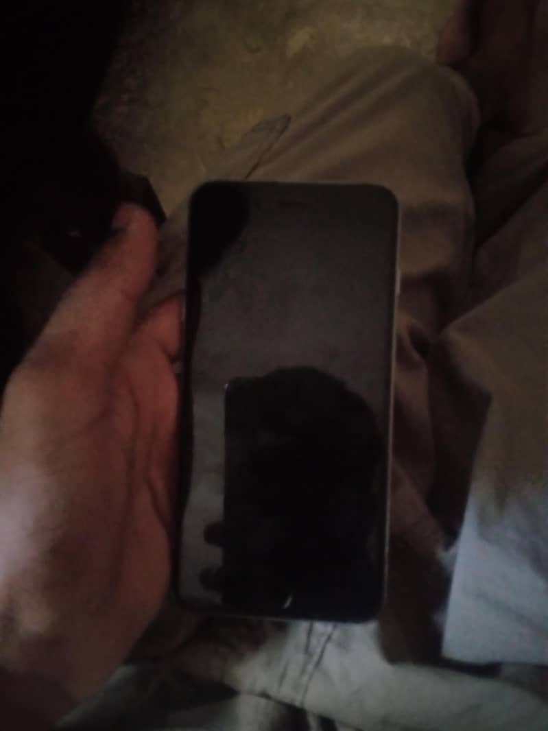 Apple iPhone 6 Plus 0